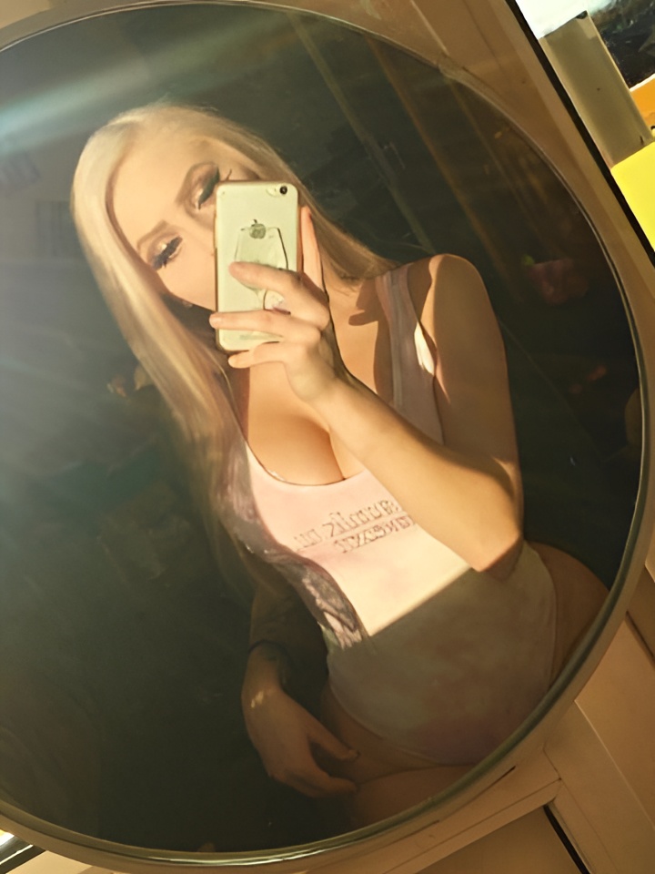 Анечка привлекальеная девушка из Унеча цена от 4000 руб