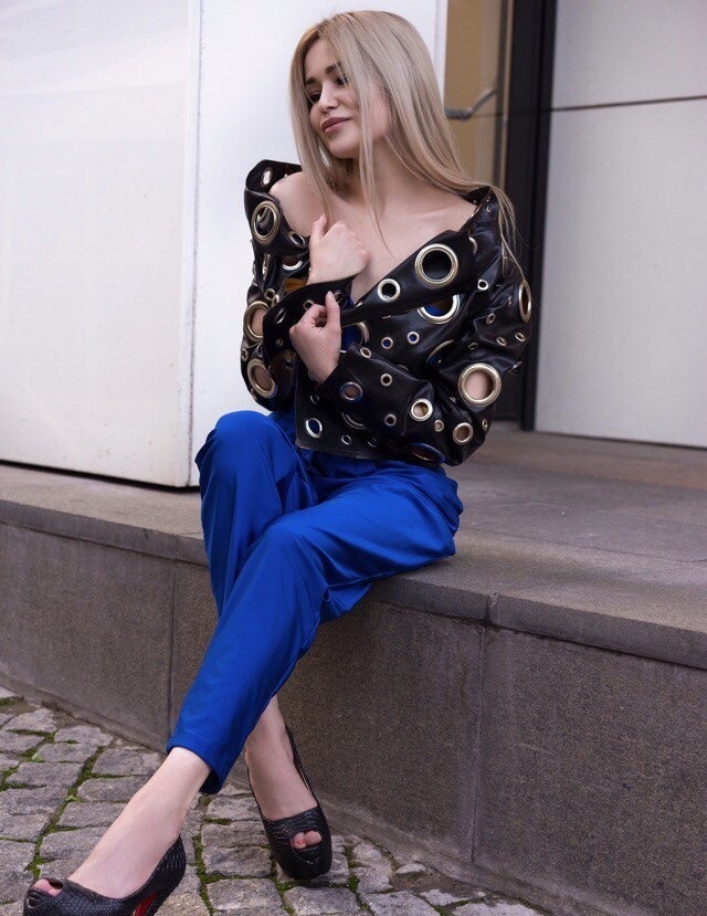 Вика привлекальеная девушка из Унеча цена от 3500 руб