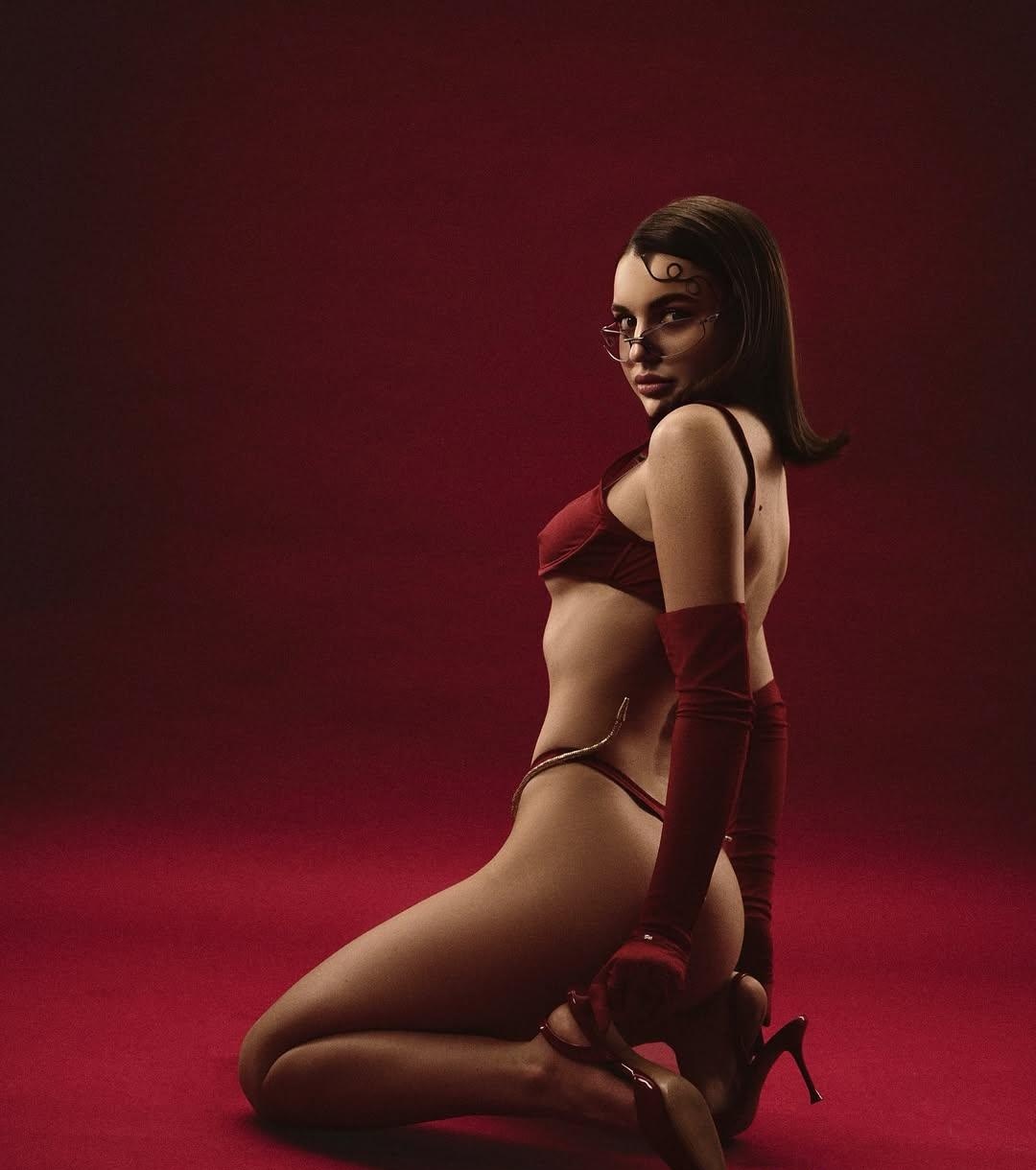 Ярослава привлекальеная девушка из Унеча цена от 8000 руб