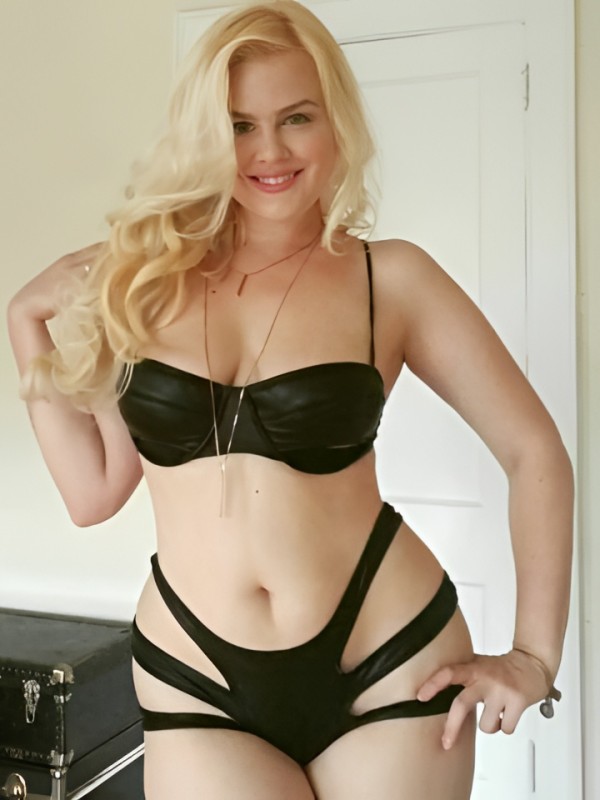 Ангелина привлекательная девушка из Унеча цена от 4000 руб