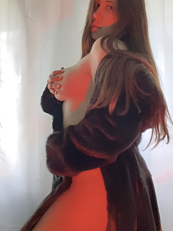 Регина привлекательная девушка из Унеча цена от 3000 руб