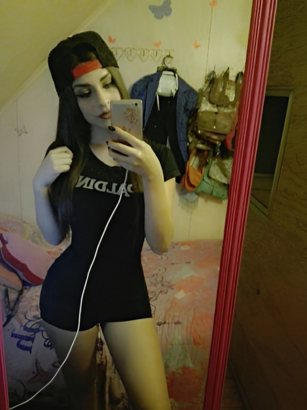 Рената привлекательная девушка из Унеча цена от 5000 руб