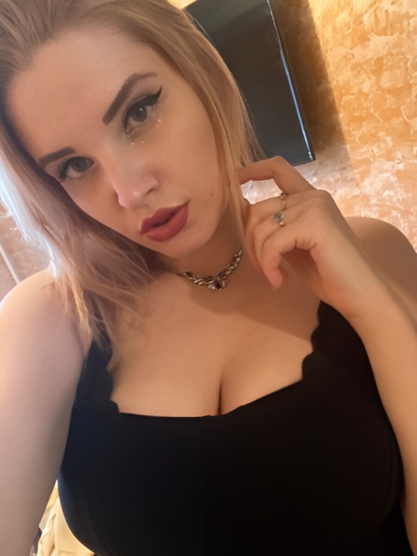 Роксана привлекательная девушка из Унеча цена от 1500 руб