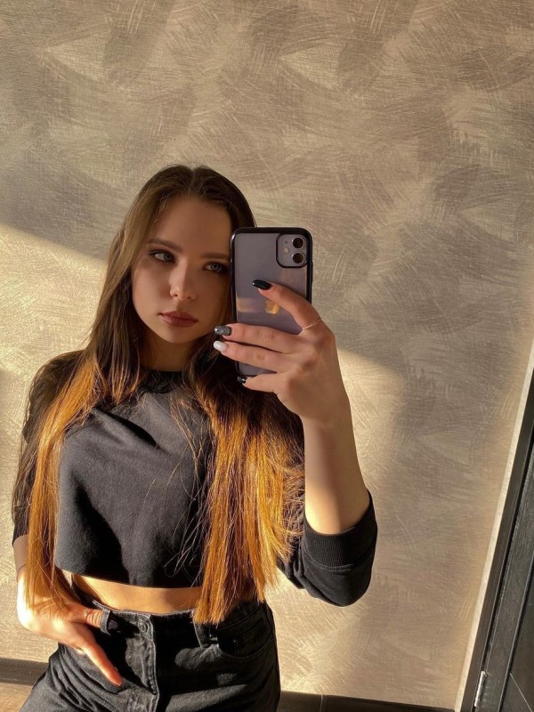 Карина привлекательная девушка из Унеча цена от 3000 руб