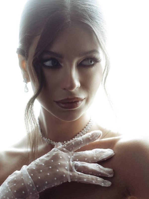 Ирка привлекательная девушка из Унеча цена от 5000 руб