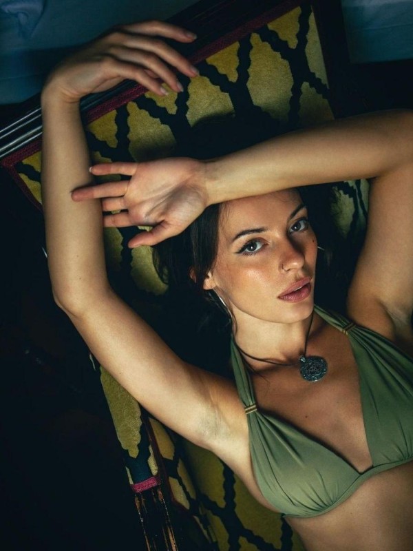 Эми привлекательная девушка из Унеча цена от 7000 руб